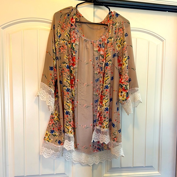 Lace Boho Floral Kimono - Picture 1 of 5